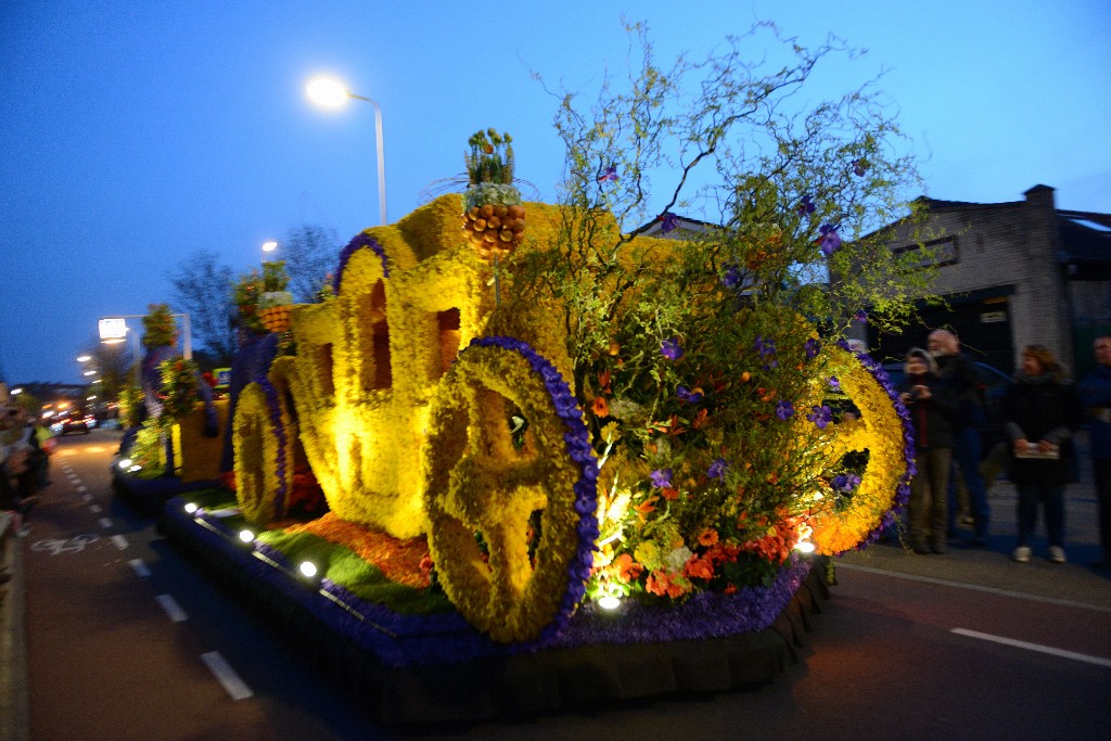 ../Images/Bloemencorso 2015 121.jpg